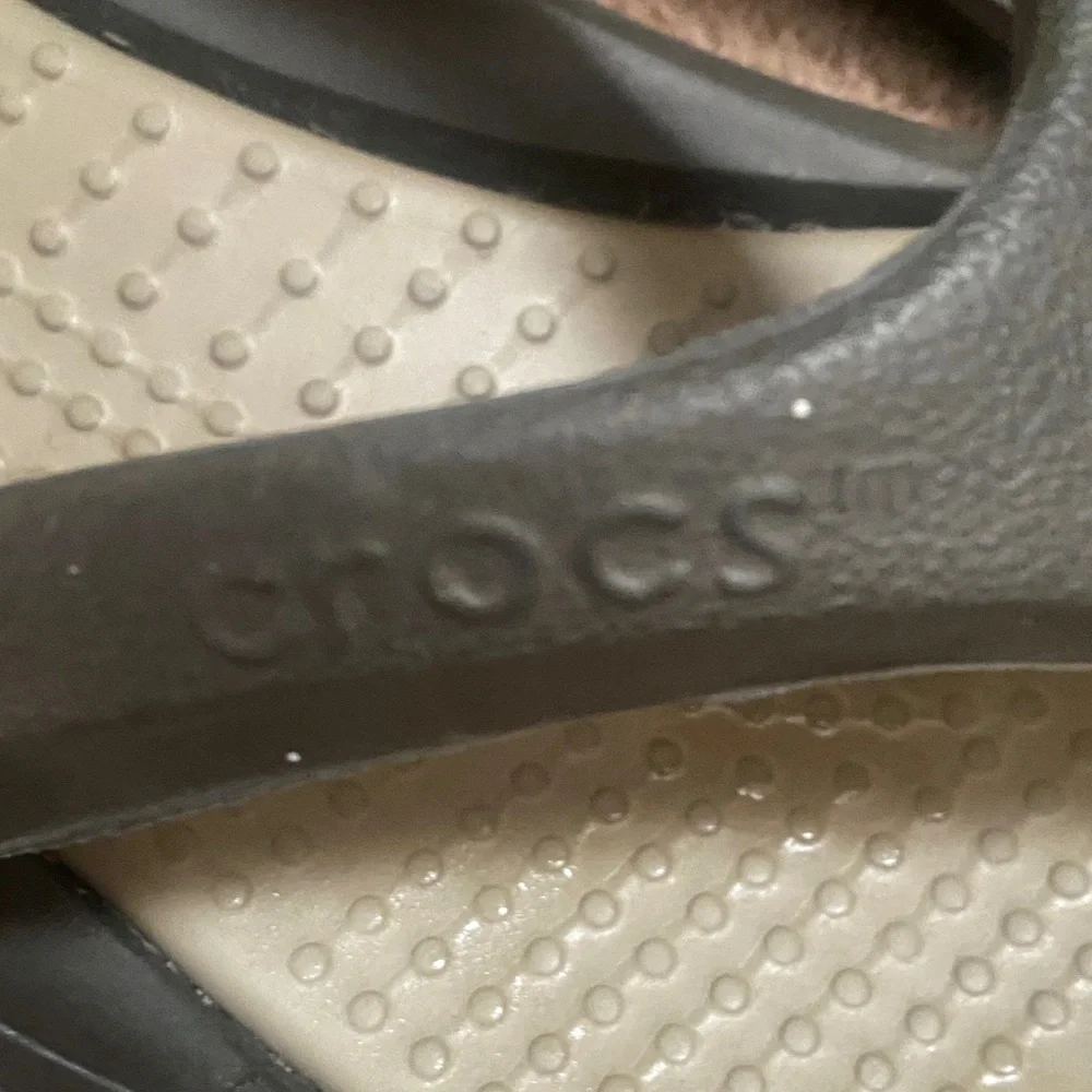 CROCS Two-Tone Brown/Taupe Flip Sandals